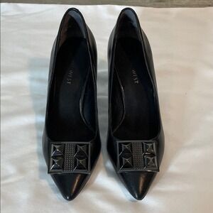 NineWest Black Leather Pointed Toe Studded Embellished Heels Shoes Womens Size 7